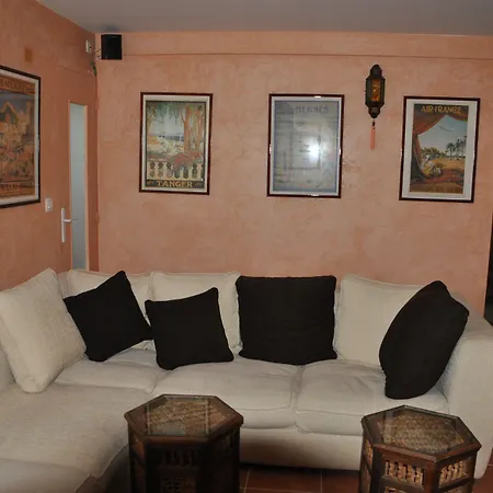 Chez Phil Et Dom-2